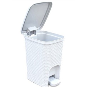 Lixeira  Rattan  Branca  Com  Pedal  7 Litros