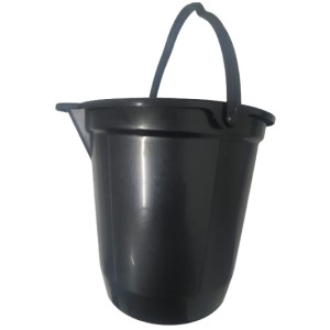 Balde 6 Litros Preto  Com Bico- Reciclado